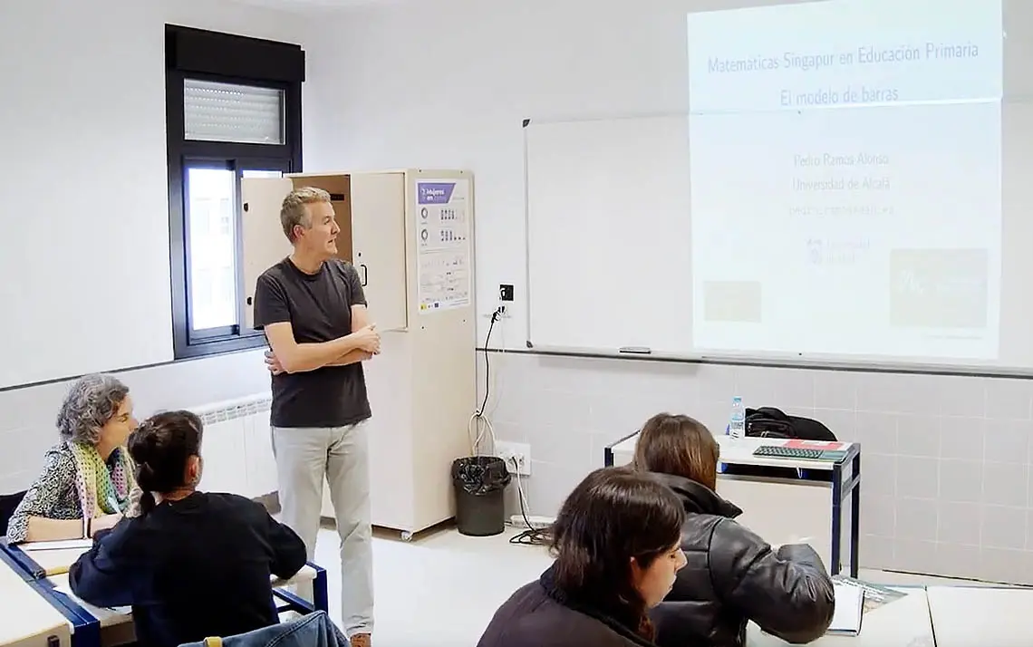 «Inspirando Maestros: Pensar las Matemáticas»: Taller 'Matemáticas Singapur en Educación Primaria' a cargo de Pedro Ramos en Escuni, Centro Universitario de Educación, Madrid.